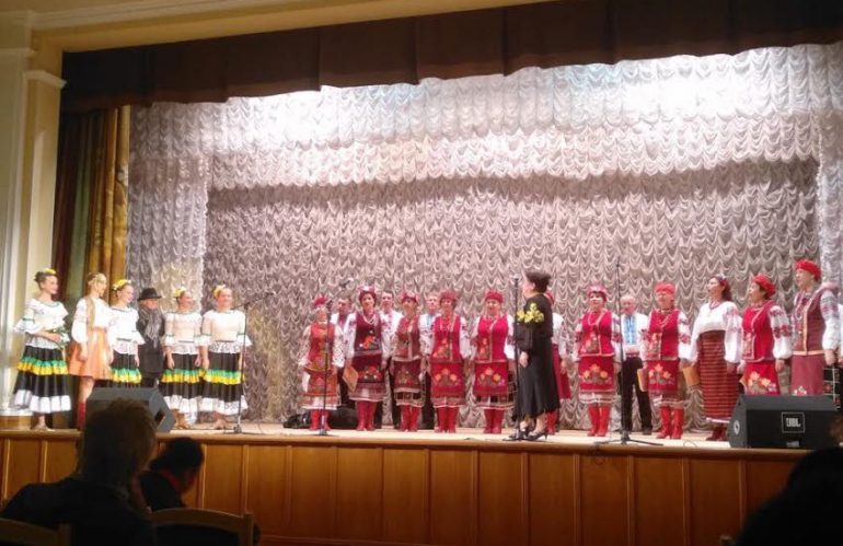 Выступление Образцового ансамбля танца «Ровесник» в Украинском культурном центре