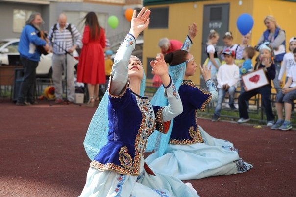 Большой праздник двора посвящённый Международному дню защиты детей организовали и провели АО «ГУОВ» и АНО «Центр культуры «Хорошевский»