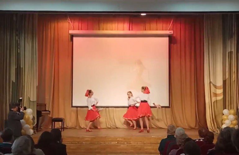 1 марта ансамбль танца «Ровесник» выступил в МГПУ в честь 8 марта!