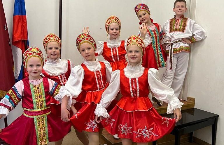 Образцовый ансамбль танца «Ровесник» принял участие в поэтическом вечере,  посвящённом уральской поэтессе Людмиле Татьяничевой.