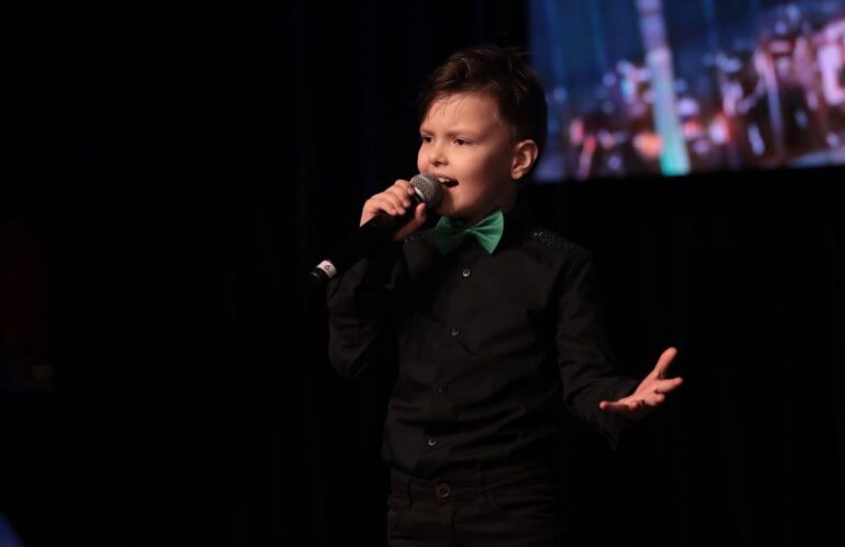 Ярослав Губкин стал Лауреатом Всероссийского детского вокального конкурса «Лучший голос земли» с песней «Лучший город земли».